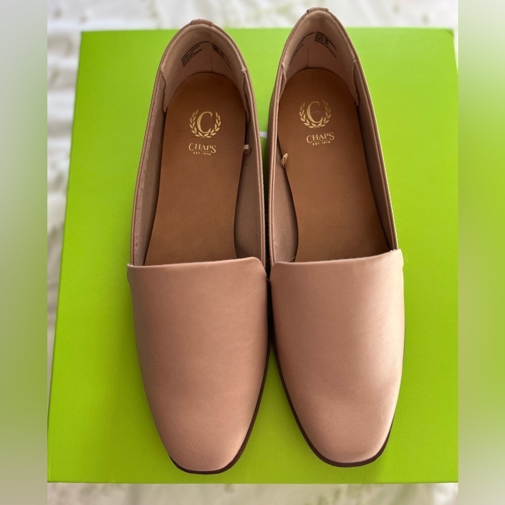 Chaps Women's Ameillia Faux Leather Loafers Size 10 NWOT Neutral Minimalist Chic - Picture 7 of 12